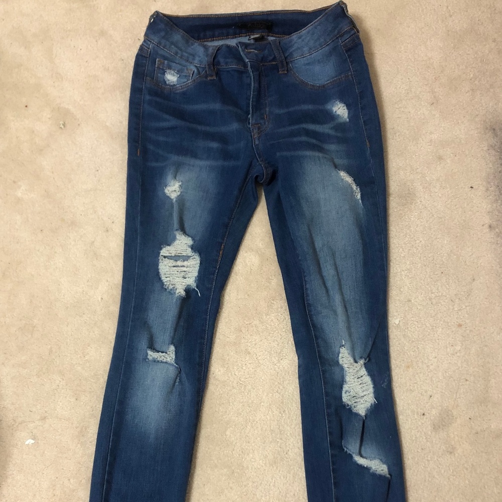 Ripped Skinny Jeans